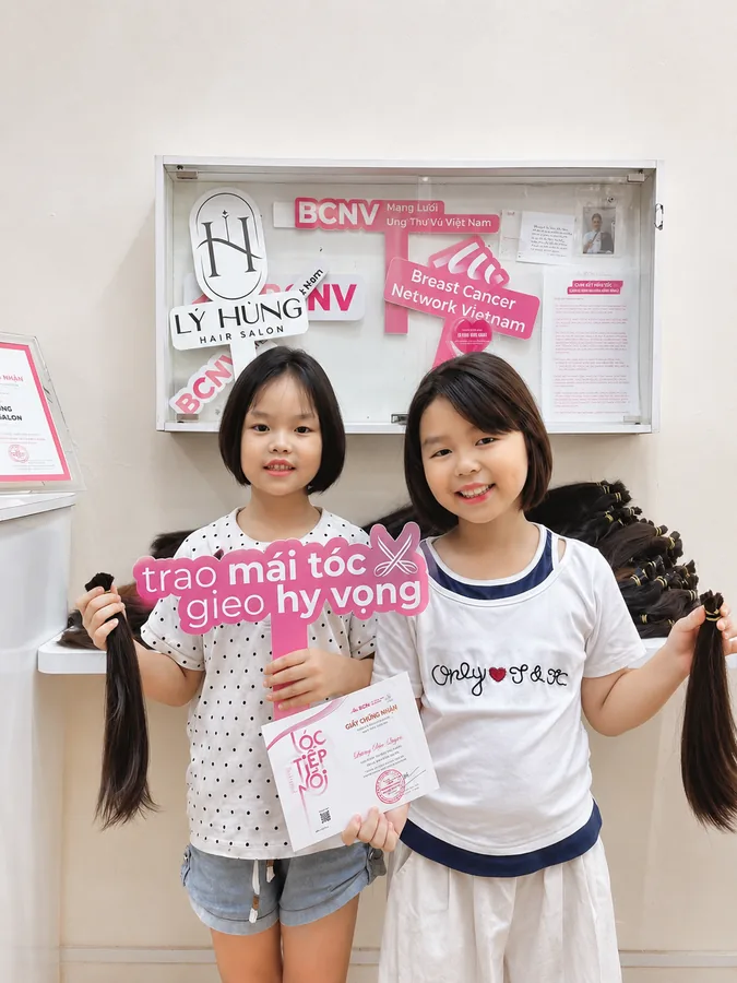 Trao tặng mái tóc yêu thương tại BCNV